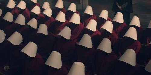 The.Handmaids.Tale.S06E08.Exodus.1080p.AMZN.WEB DL.CZ EN.DD+5.1.H.264 FLUX.mkv snapshot 06.12 [2025.