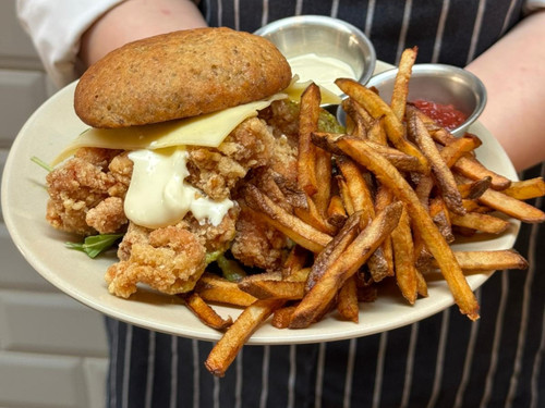 Messy Chicken Burger.jpg