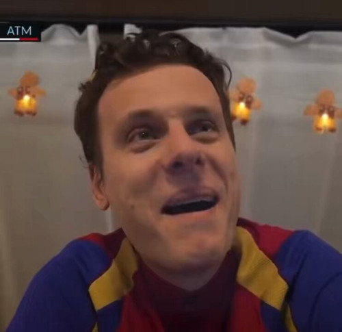 Zz7UaiYzwxmkLv0K.jpg