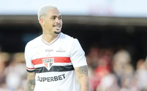 Luciano se destaca como arma-chave do São Paulo contra o Athletico-PR