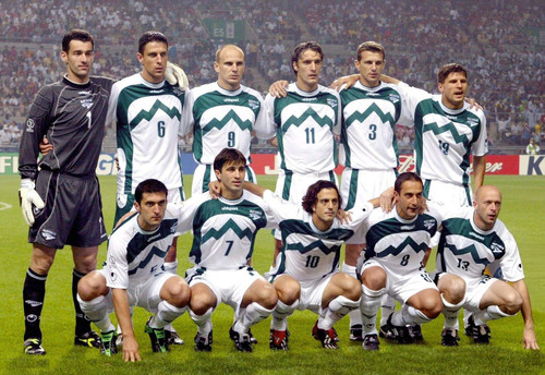 Slovenia 2002 Away.jpg