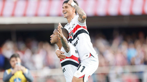 São Paulo pode optar por não escalar André Silva na semifinal da Copa do Brasil