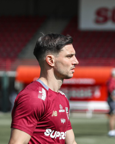 Cédric se destaca e busca posição no São Paulo em meio à concorrência