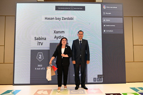 GwZsHf1W8AAbUS9.jpg