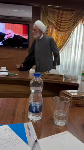 2SkVE0bHDA aK8q7.jpg