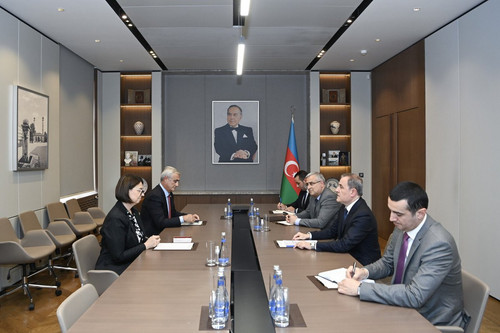 GxRj 4tXYAIUPen.jpg
