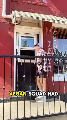 YrAzhTS Td0veTUJ.jpg