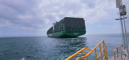 Y2NQHWeuX qMbQeo.jpg