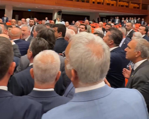 gjgraufF7RAocDe .jpg