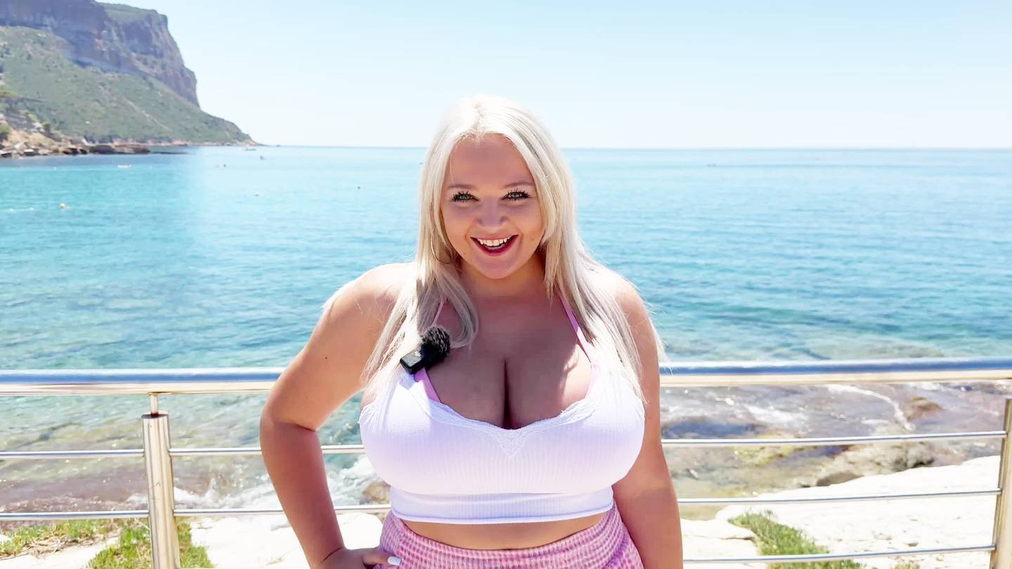 JacquieEtMichelTV 25 07 17 Lana 25 Years Old Has Some Serious Assets To Show Off [ 1080p]