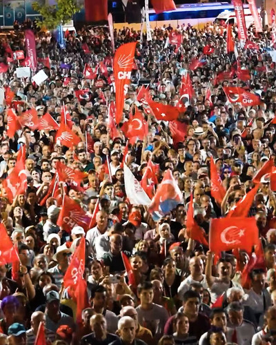 gl2b Uil6 4ZEwrY.jpg