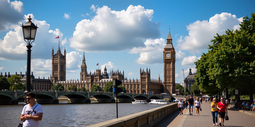 A clear day in London England United Kingdom 2025 07 19T15 30 iso8601 temperature at 2m above ground.jpg