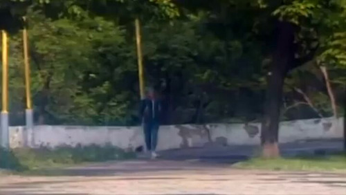 XVp8R lc1Ku2wGkM.jpg