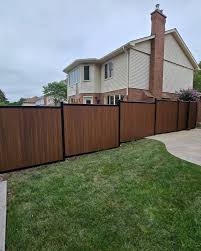 Vinyl Fence Builder London Ontario.jpg