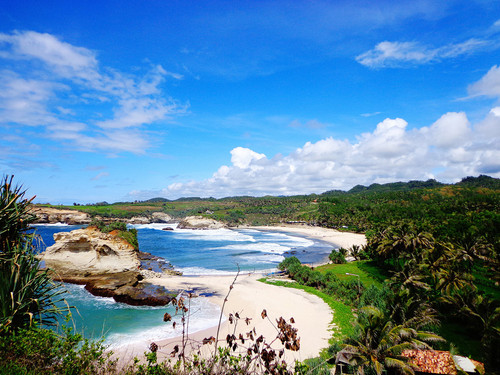 pantai klayar pacitan 1200.jpg