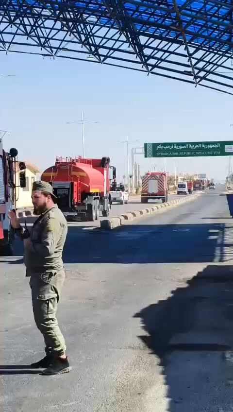 fqYEKzZYVg8V6u8F.jpg