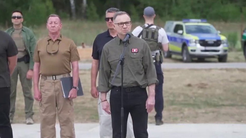 wZexRm7E4VT8 O q.jpg