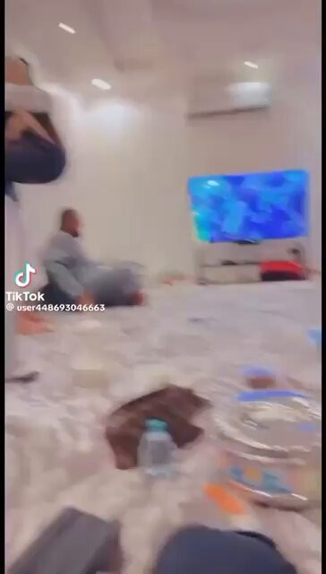 LbeCb84Gp 79qrmh.jpg