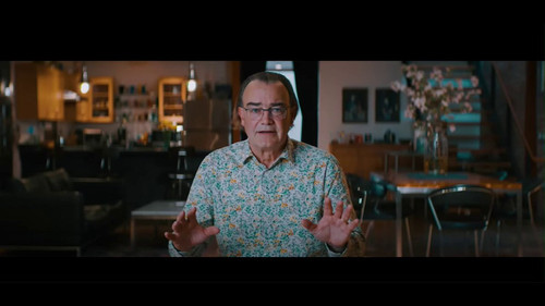 swAqM ackyJnKRCE.jpg