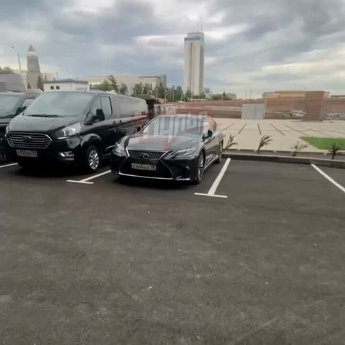 1HHuX83LS1k1XxJ .jpg