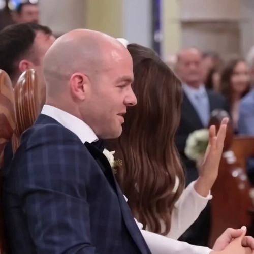 mYu6 h5 AK9gfXUO.jpg