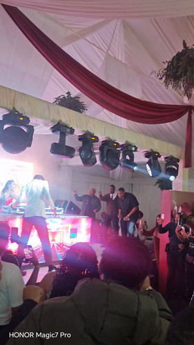 JY8hEQsLP51 WjBV.jpg