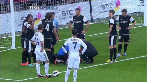 HmluCN QXkBT5urn.jpg