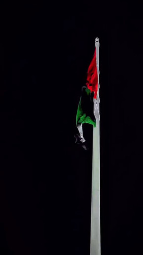 maQ7OY9UM Dx5Ei5.jpg