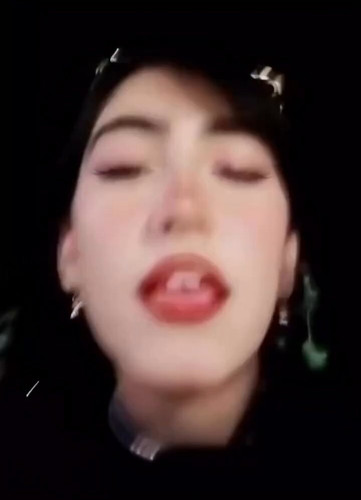 EN4XaXWGqpqGOzYl.jpg