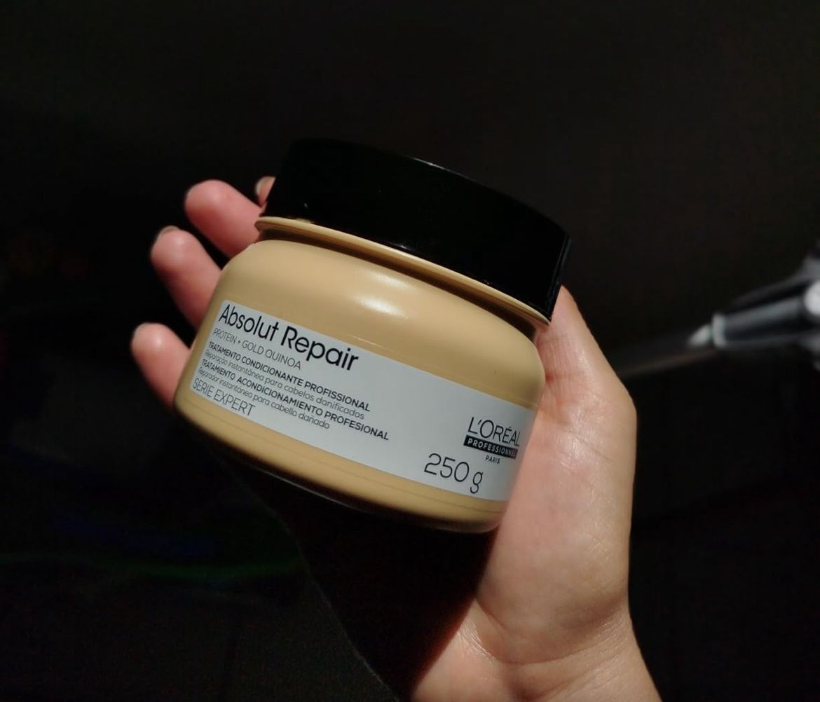 L’Oréal Professionnel Máscara Capilar Absolut Repair, Tratamento Capilar Proteico Para Nutrição Profunda, Hidrata, Repara Danos e Acrescenta Brilho, Para Cabelos Secos e Danificados, 250g L’Oréal Professionnel Máscara Capilar Absolut Repair, Tratamento Capilar Proteico Para Nutrição Profunda, Hidrata, Repara Danos e Acrescenta Brilho, Para Cabelos Secos e Danificados, 250g