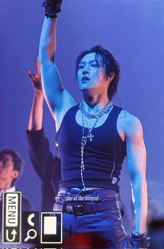 GvF7RO WYAACABO.jpg