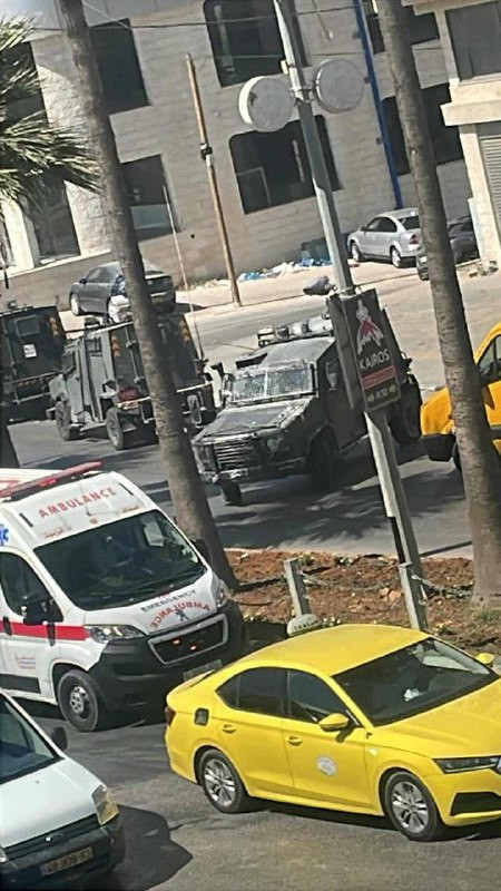 جانب من اقتحام قوات الاحتلال شارع القدس في محافظة رام الله والبيرة....