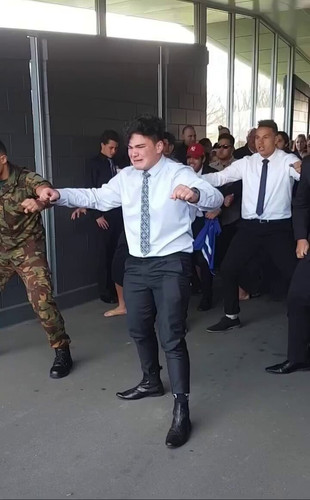 Ka4EclXAGvEyYJ2n.jpg