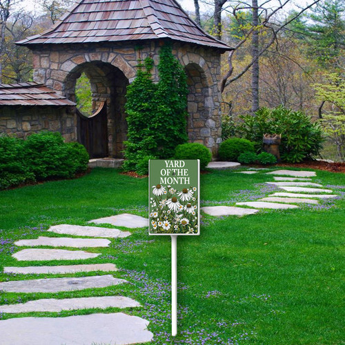 yard of the month 002 2.jpg