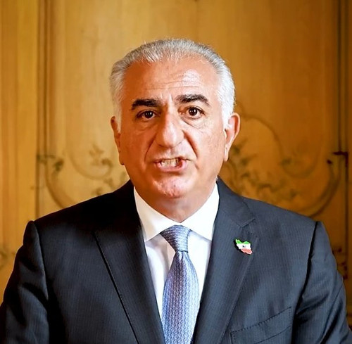 Gtt12WwXkAAD2m0.jpg
