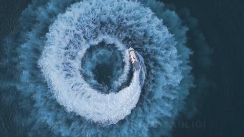 GReP5 Y8RSHeckmx.jpg