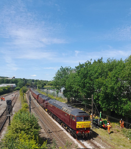 GtvUnQRXEAACuuM.jpg