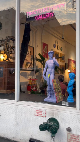 GZaUAsuxxLTny v .jpg