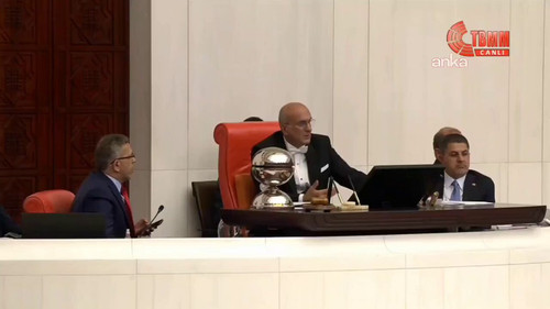 LDfd6lZEMZw8jB m.jpg