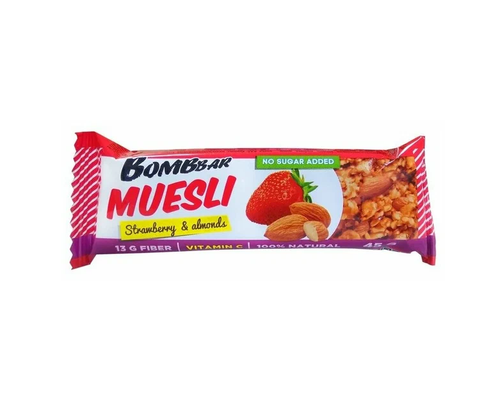 4680046720177 БАТОНЧИК МУЛЬТИЗЛАКОВЫЙ BOMBBAR КЛУБНИКА 45 Г.png