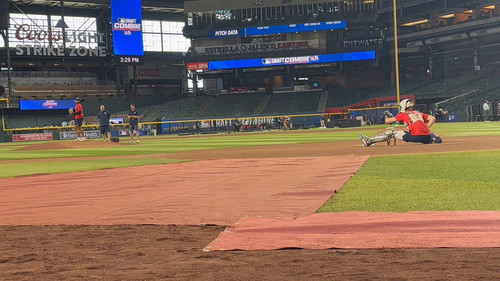 v GyKTwoPdtUPA T.jpg