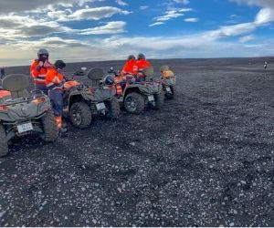 iceland private tours goldencircle 300x250.jpg