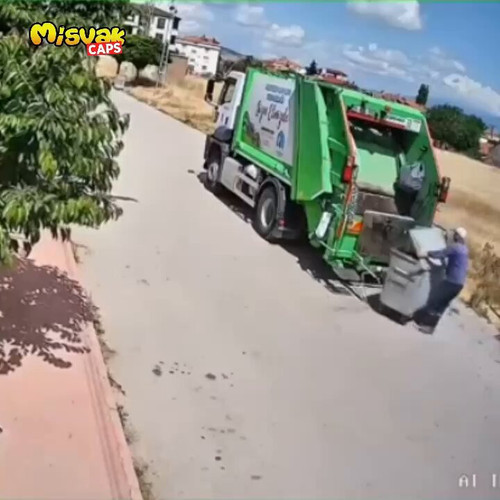VkBu9xB11rTlSIUT.jpg