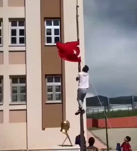 U9 cueO0hqNispbf.jpg