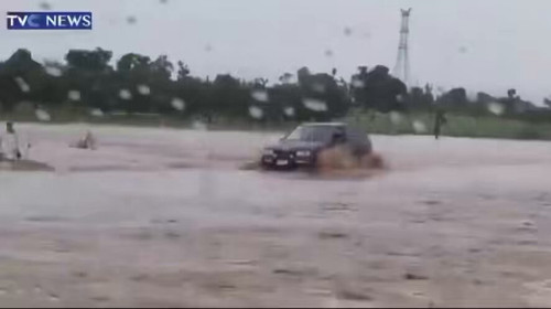 ca7v8C70YCn TxIe.jpg