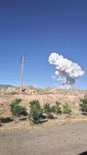 q2V35KOcfAhgB JG.jpg