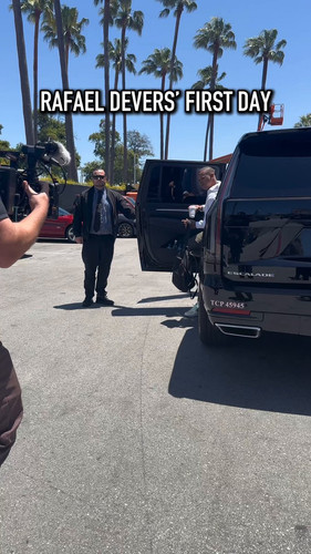 uQvOxS azyDdj Cg.jpg