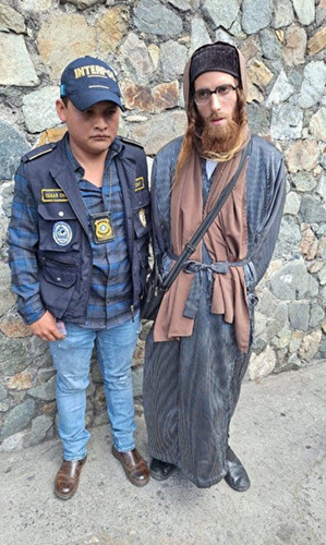 GtqidCebUAAFcez.jpg