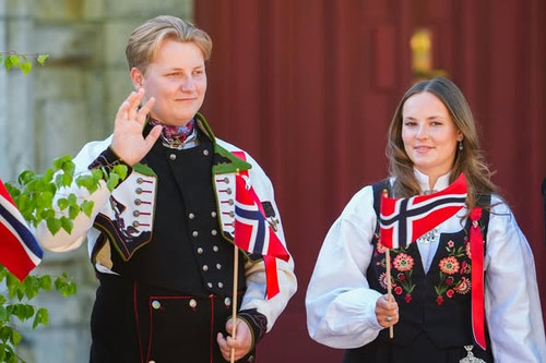 508806619 1134823645347764 9122277360637305717 n.jpg? nc cat=110&ccb=1 7& nc sid=127cfc& nc ohc=R2Wb.jpg