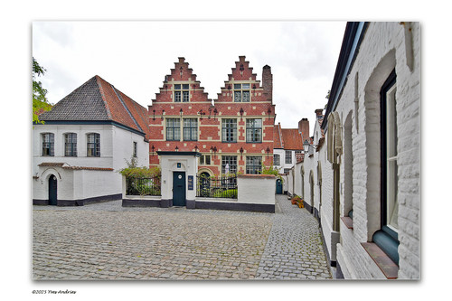Begijnhof Kortrijk.jpg